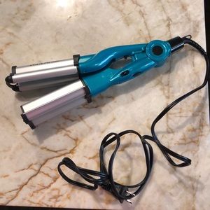 Bed Head wave artist